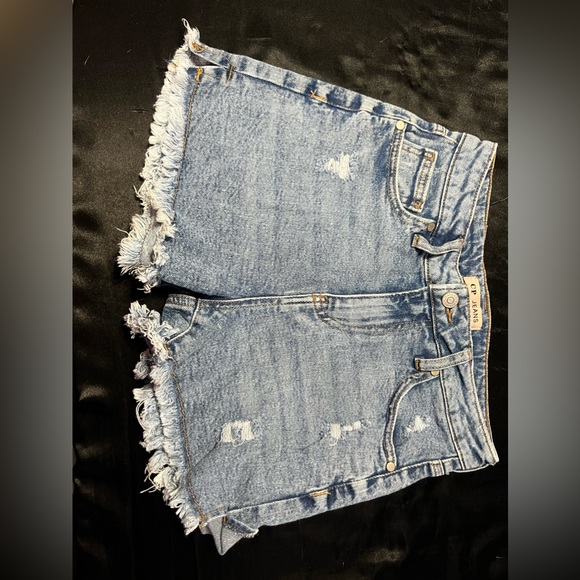 Light wash Jean shorts - Picture 1 of 4
